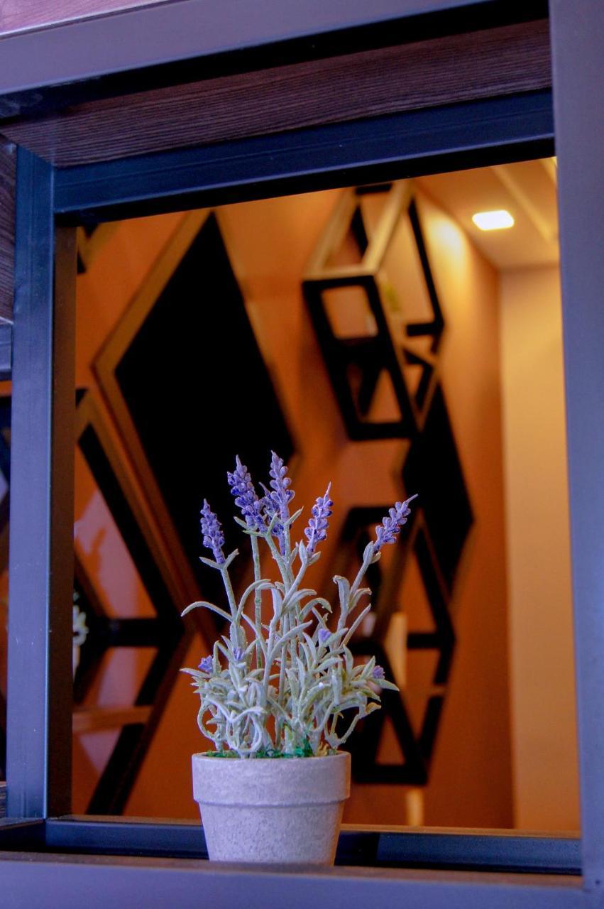 Moscow Boutique Hotel Ереван Екстериор снимка