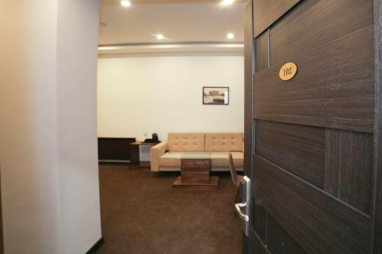 Moscow Boutique Hotel Ереван Екстериор снимка