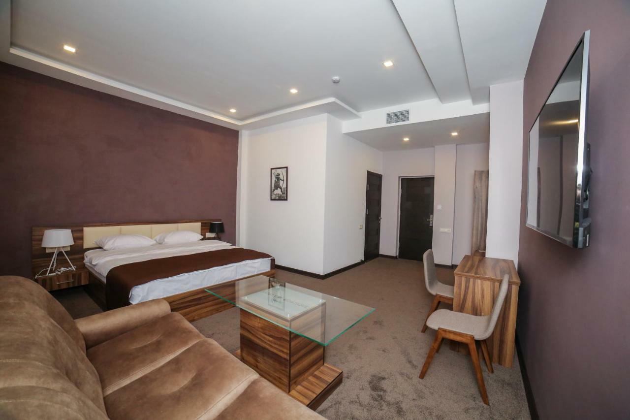 Moscow Boutique Hotel Ереван Екстериор снимка